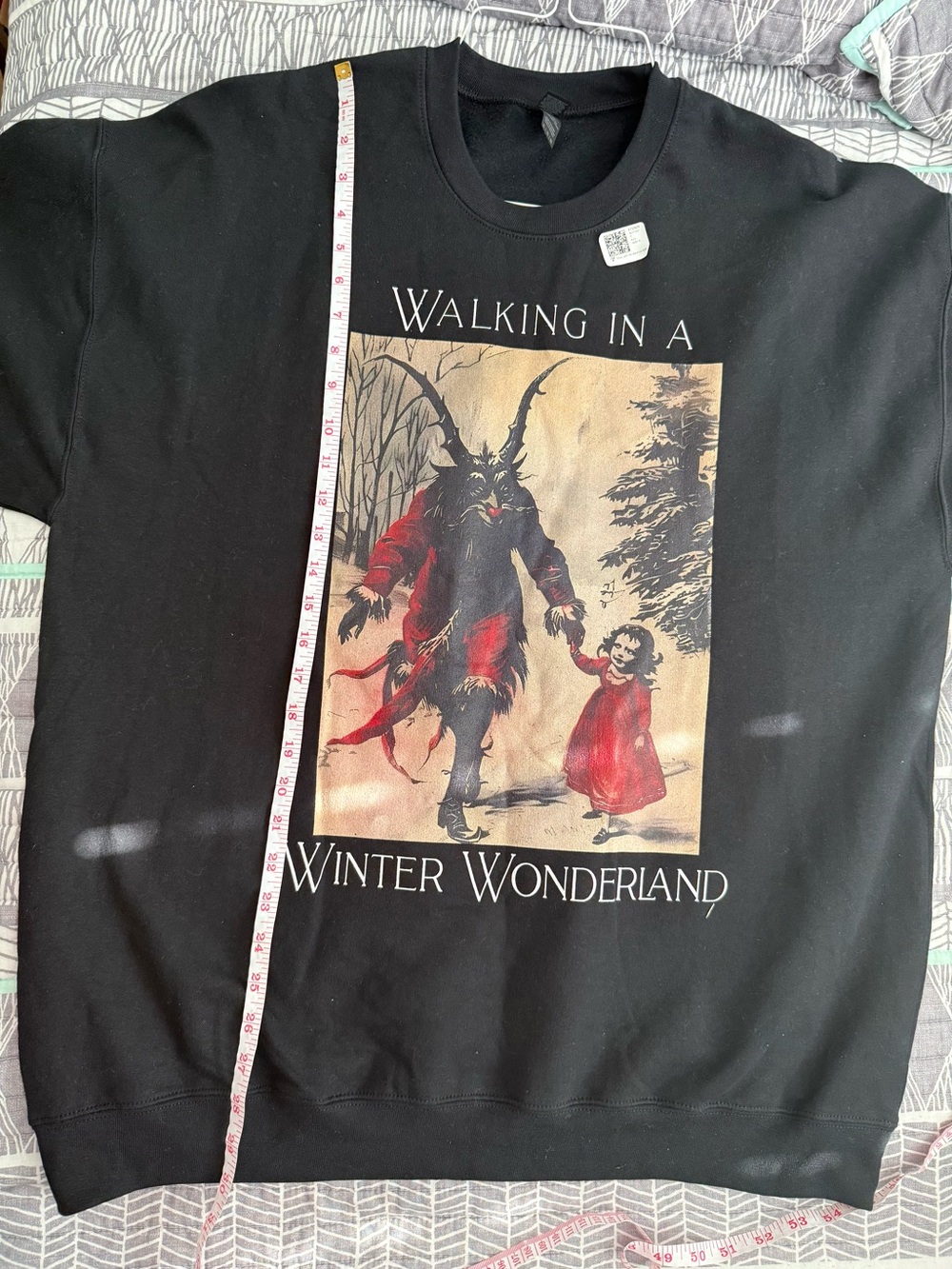 Walking in a Winter Wonderland Graphic Sweatshirt in Size XL - Picture 7 of 7